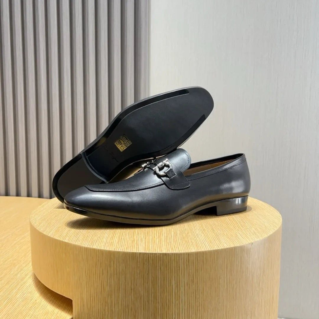 Men's Men's Shoes💰P640💰🔥《Ferragamo》👏Latest • High-end top brand luxury ~ purchasing agency, top quality ~. New fashionable business men's shoes🔜The uppers are made of original open-edge beaded cowhide➕cowhide·lining, with fine workmanship. The original stylish and soft combination wear-resistant and non-slip outsole is light and comfortable on the feet. The real thing looks better in real photos. Size: 38--44